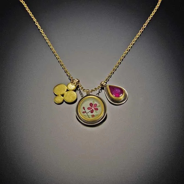 Fashionable Choker Necklace-Plum Blossom Charm Necklace